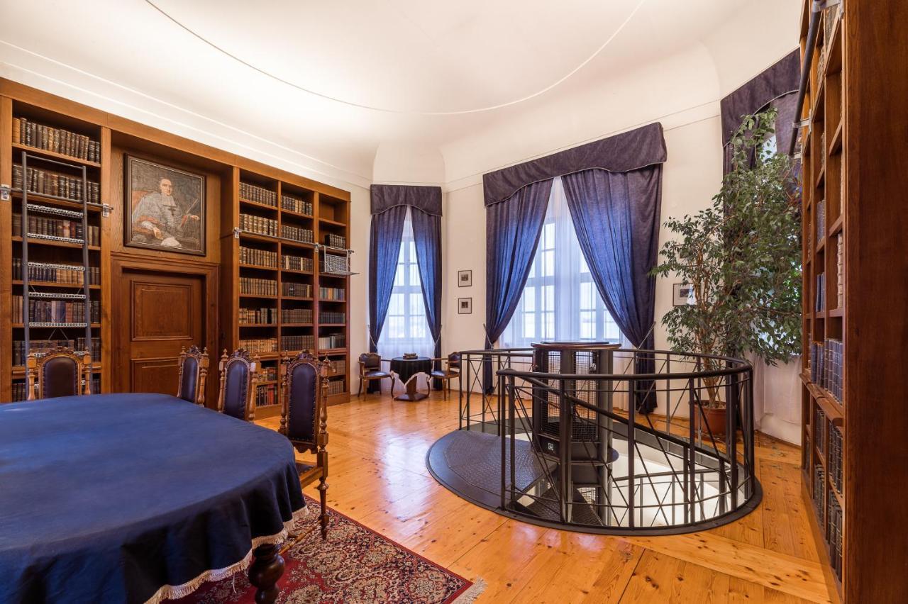 Nové Adalbertinum Hradec Kralove Exterior foto